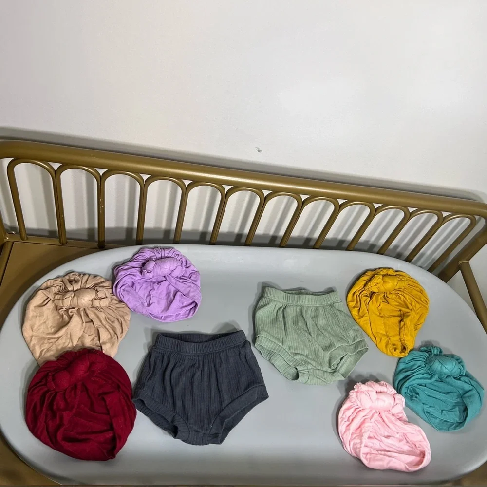 Neutral baby cat & jack Bloomers Set size newborn with boho colorful hats